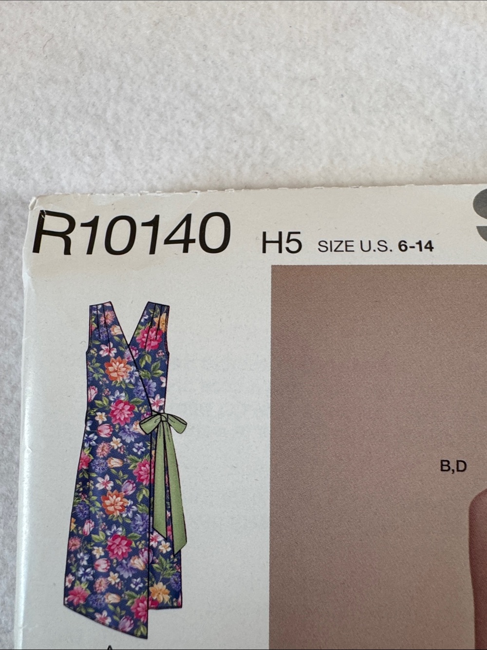 Simplicity R10140 Sewing‎ Pattern New and Uncut - Picture 2 of 5